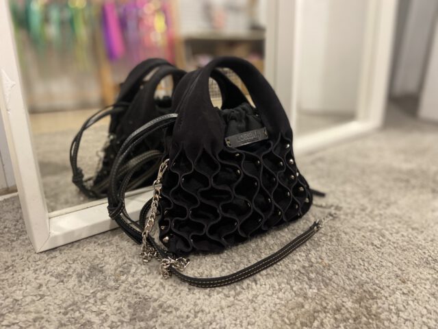 Bolso Nido nobuck negro mini (1)