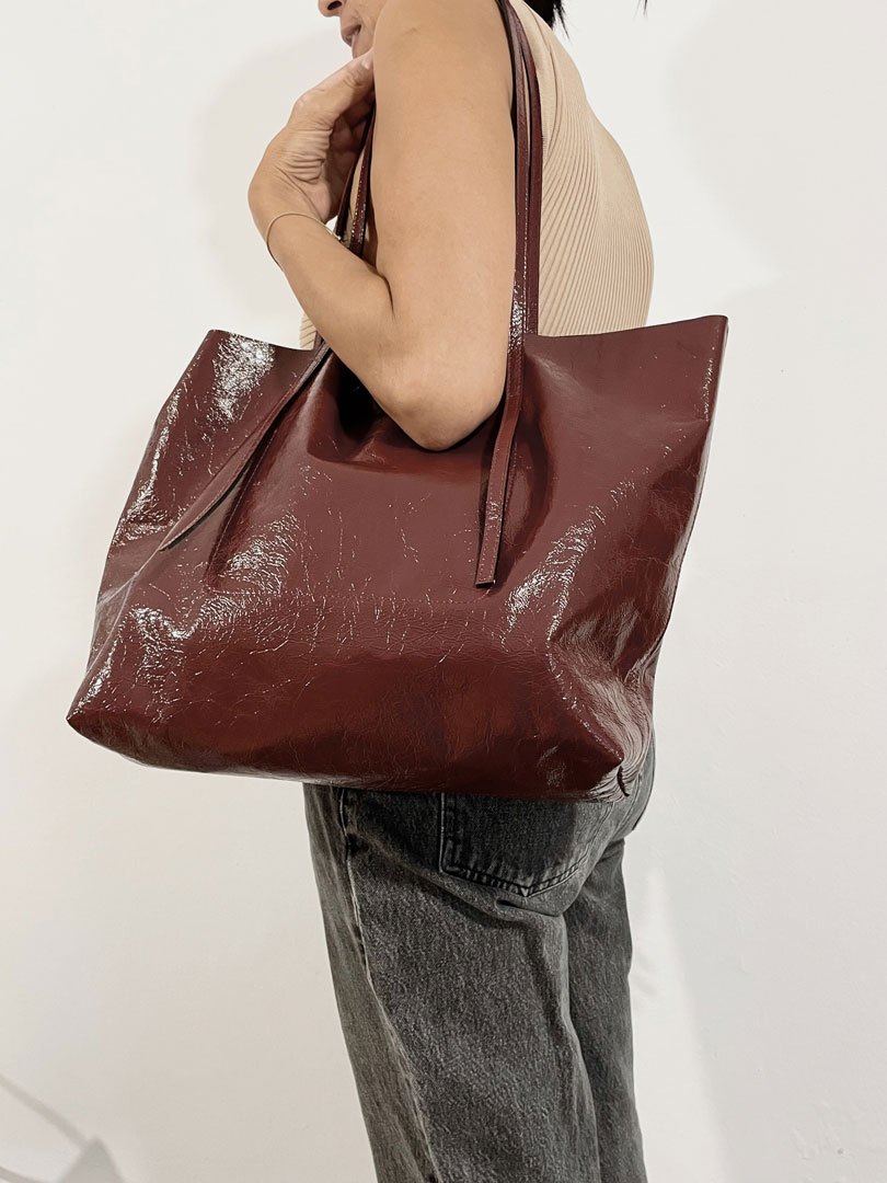 Bolso Shopper de cuero charol