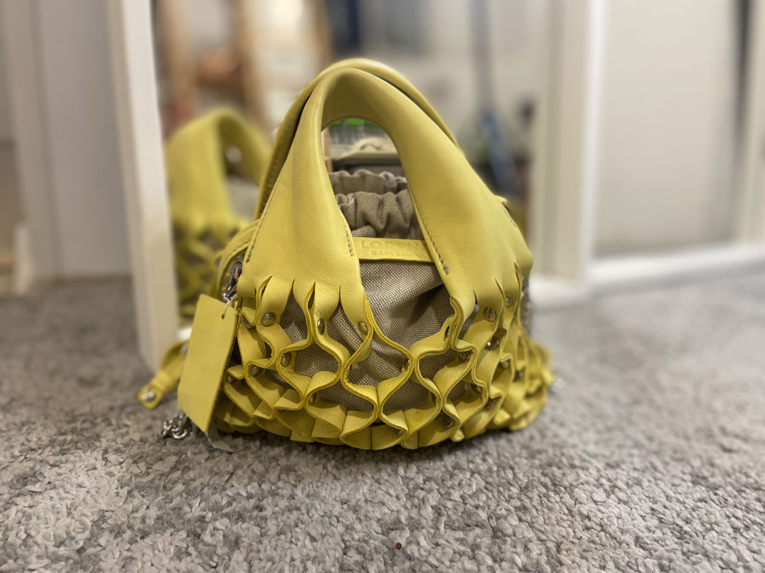 Bolso artesanal mini color amarillo con saca interior de algodón