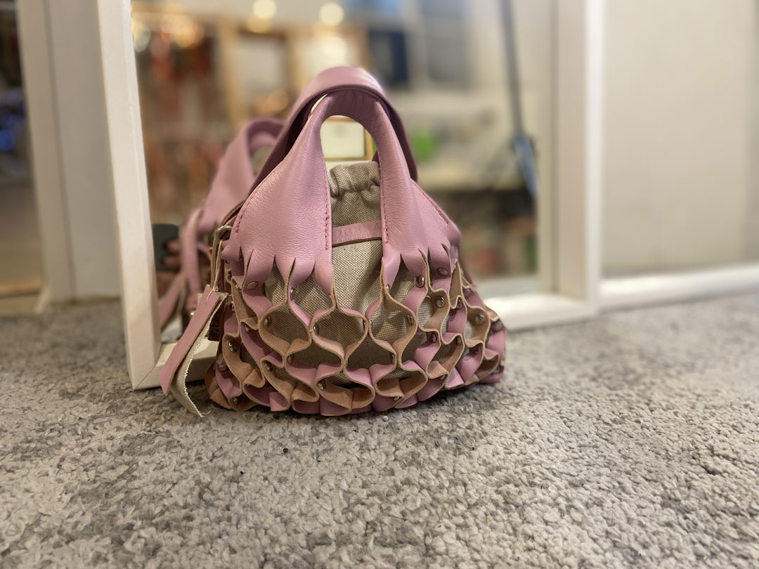 Bolso artesanal mini color rosa con saca interior de algodón