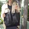 Bolso shopper artesanal de piel vacuna ligero