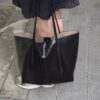 Bolso shopper artesanal de piel vacuna ligero